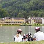 Riverresort Donauschlinge ホテル 4*