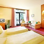 מלון Riverresort Donauschlinge 4*