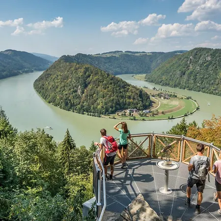 Szálloda Riverresort Donauschlinge 4*